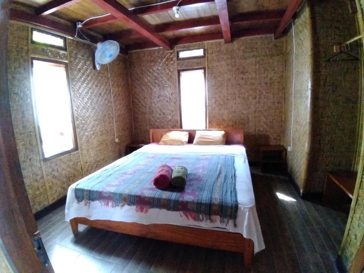 Lima Bintang Hotel Джили Трауанган Екстериор снимка