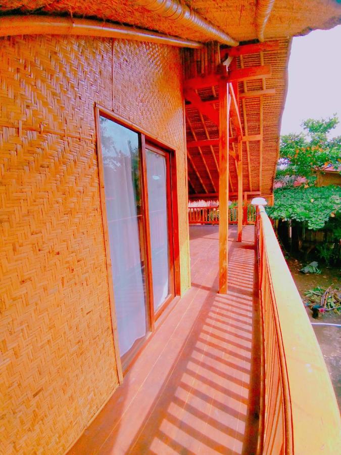 Lima Bintang Hotel Джили Трауанган Екстериор снимка