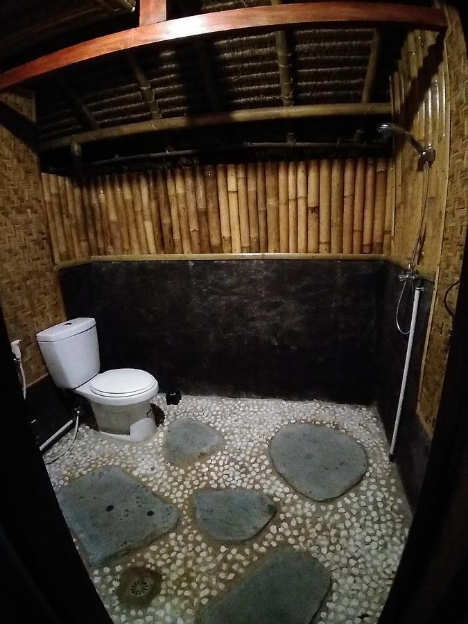 Lima Bintang Hotel Джили Трауанган Екстериор снимка