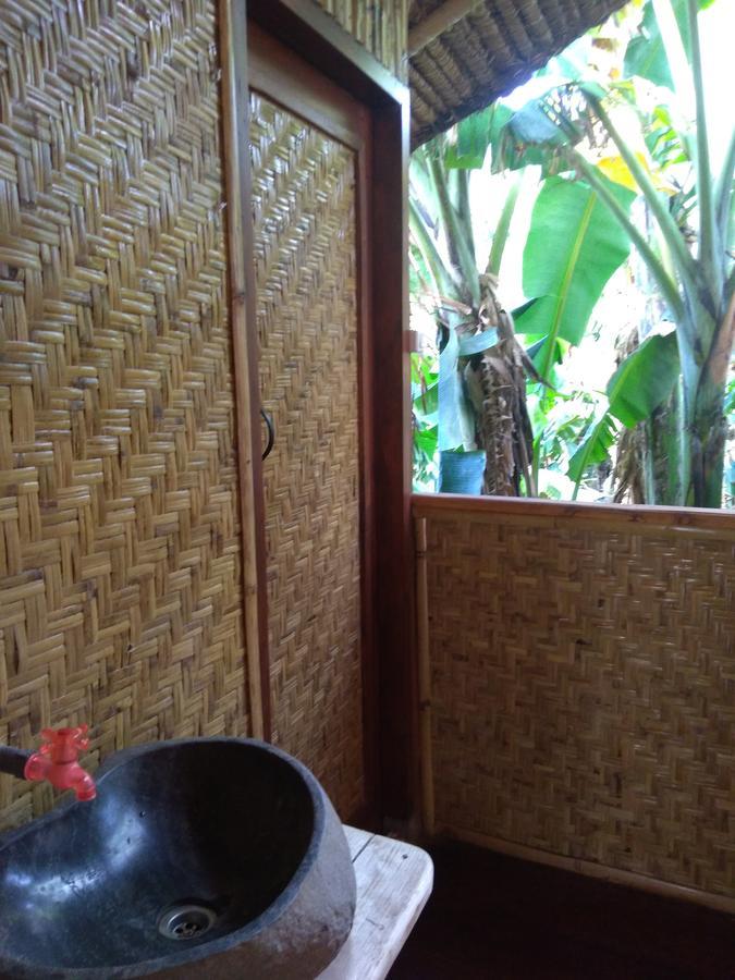 Lima Bintang Hotel Джили Трауанган Екстериор снимка
